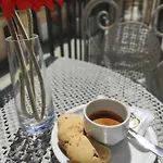 Thalya Luxury Couette-café 4*