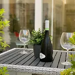 Thalya Luxury Couette-café