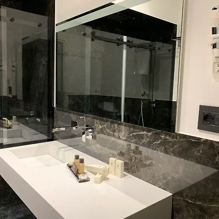 Thalya Luxury לינה וארוחת בוקר סירקוזה